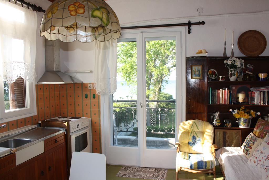 Lefka Apartment Ханиоти Екстериор снимка