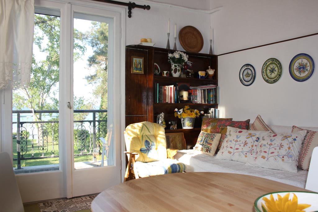 Lefka Apartment Ханиоти Екстериор снимка