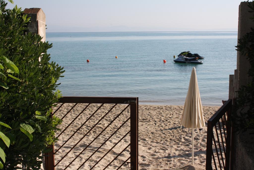Lefka Apartment Ханиоти Екстериор снимка